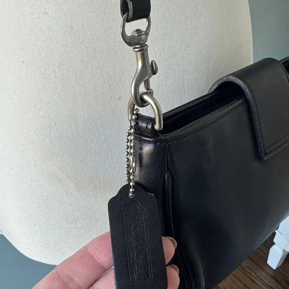 Vintage 9154 Demi Turnlock Coach Black Leather Crossbody Bag - Picture 7 of 11